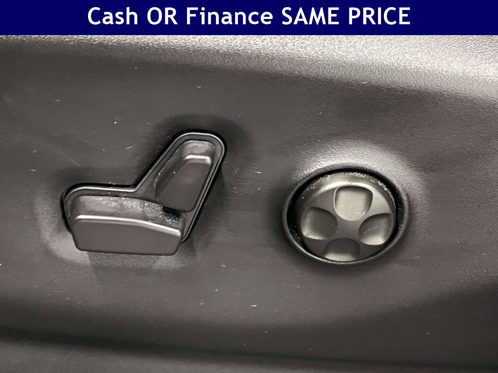 Used 2026 Chrysler Pacifica Select FWD image 19