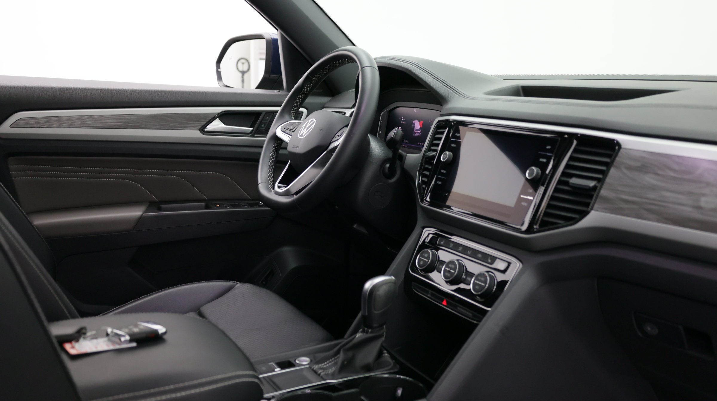Used 2023 Volkswagen Atlas Cross Sport SE w/ Panoramic Sunroof Package FWD image 35