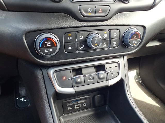 Used 2024 GMC Terrain SLT image 20