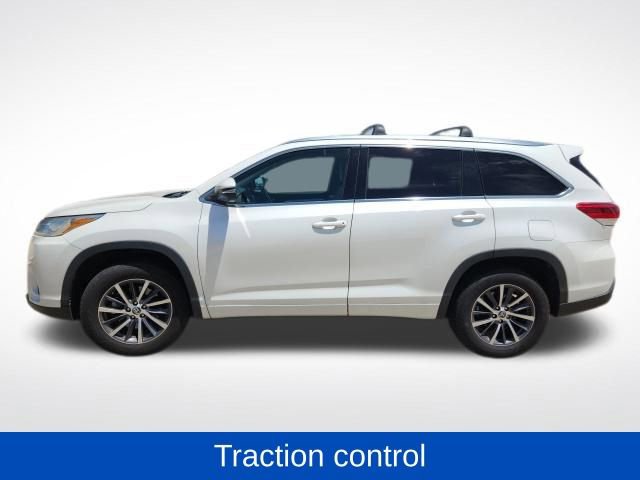 Used 2018 Toyota Highlander XLE FWD image 6