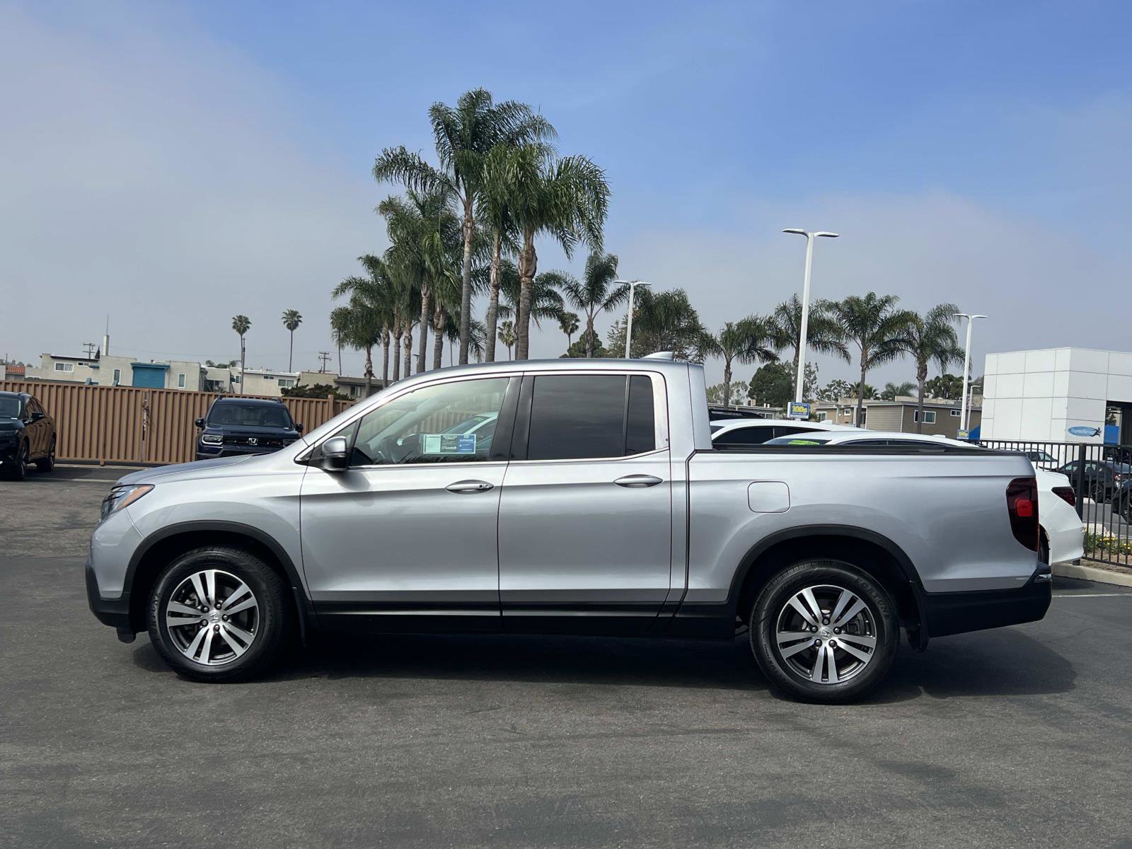 Used 2017 Honda Ridgeline RTS image 2