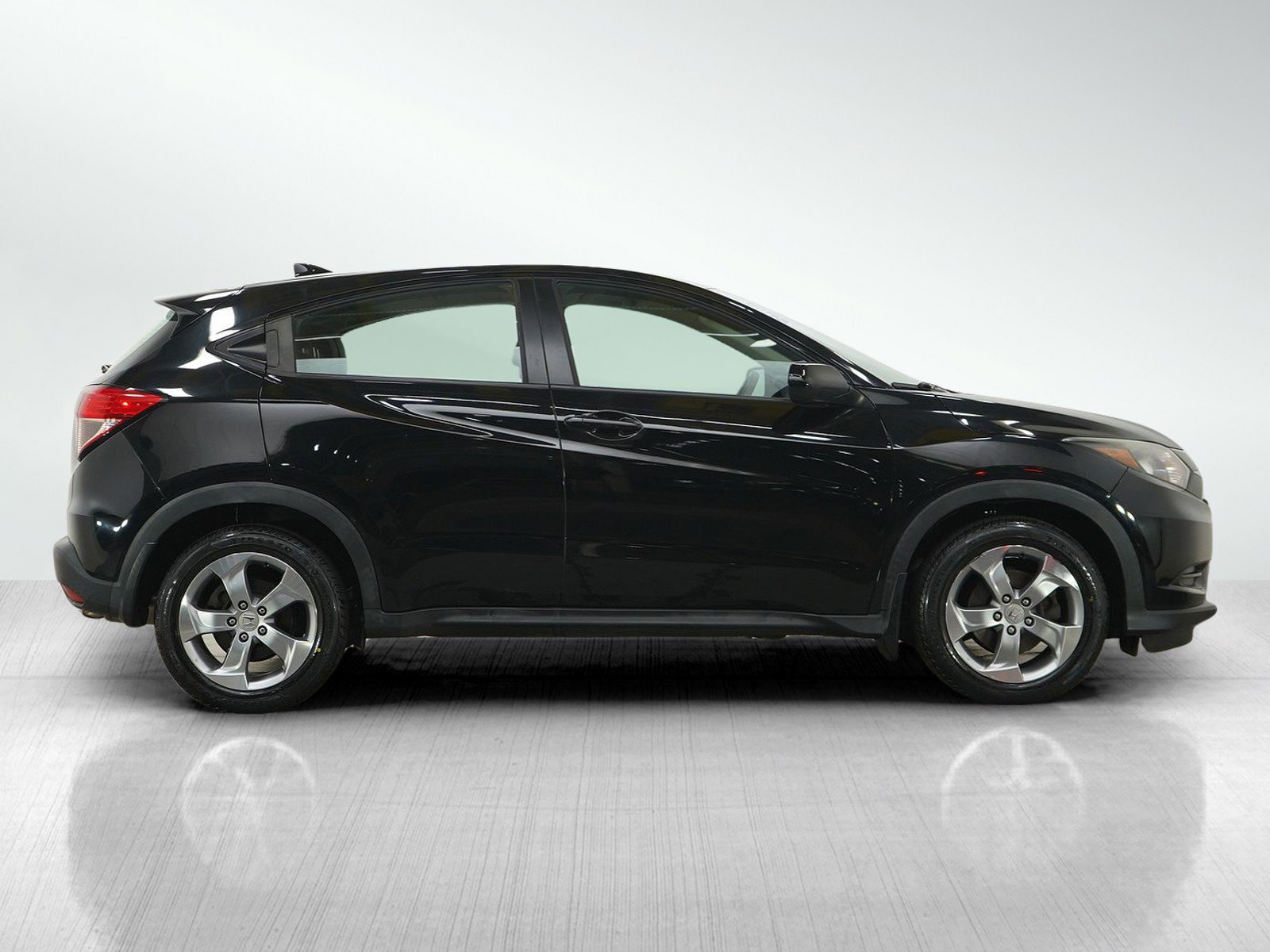 Used 2017 Honda HR-V LX image 6
