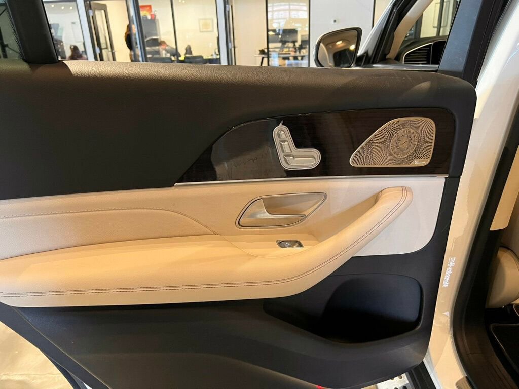 Used 2021 Mercedes-Benz GLS 450 4MATIC image 22