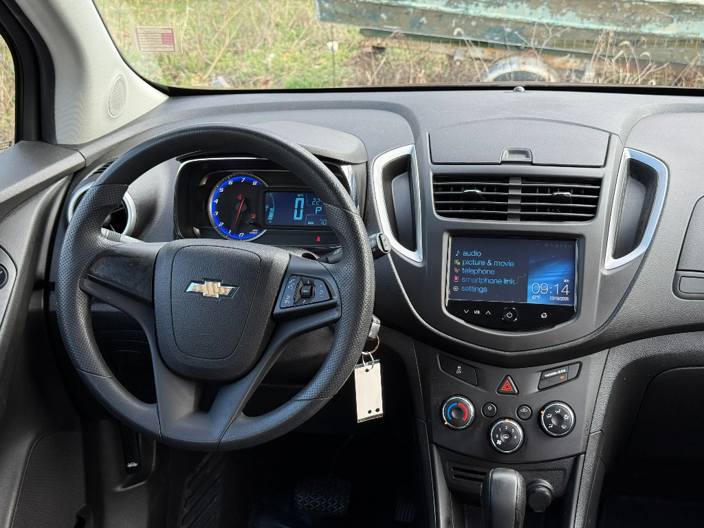 Used 2016 Chevrolet Trax LS image 17