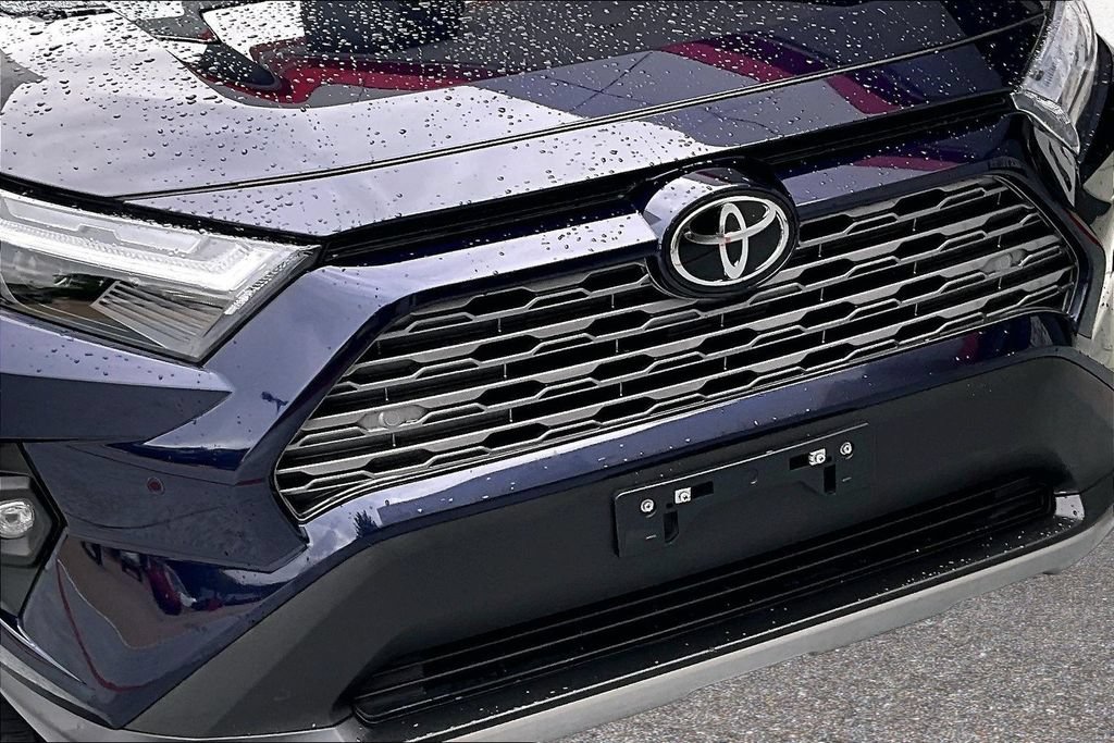 Certified 2022 Toyota RAV4 Limited FWD image 33