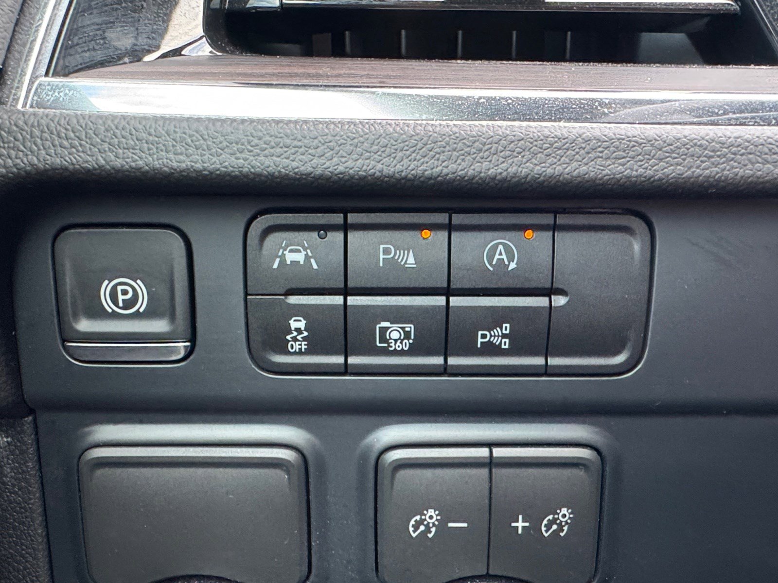 Used 2025 Chevrolet Suburban LS image 20