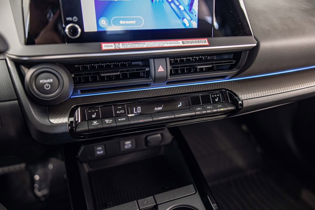 Used 2026 Toyota Prius XLE FWD image 27