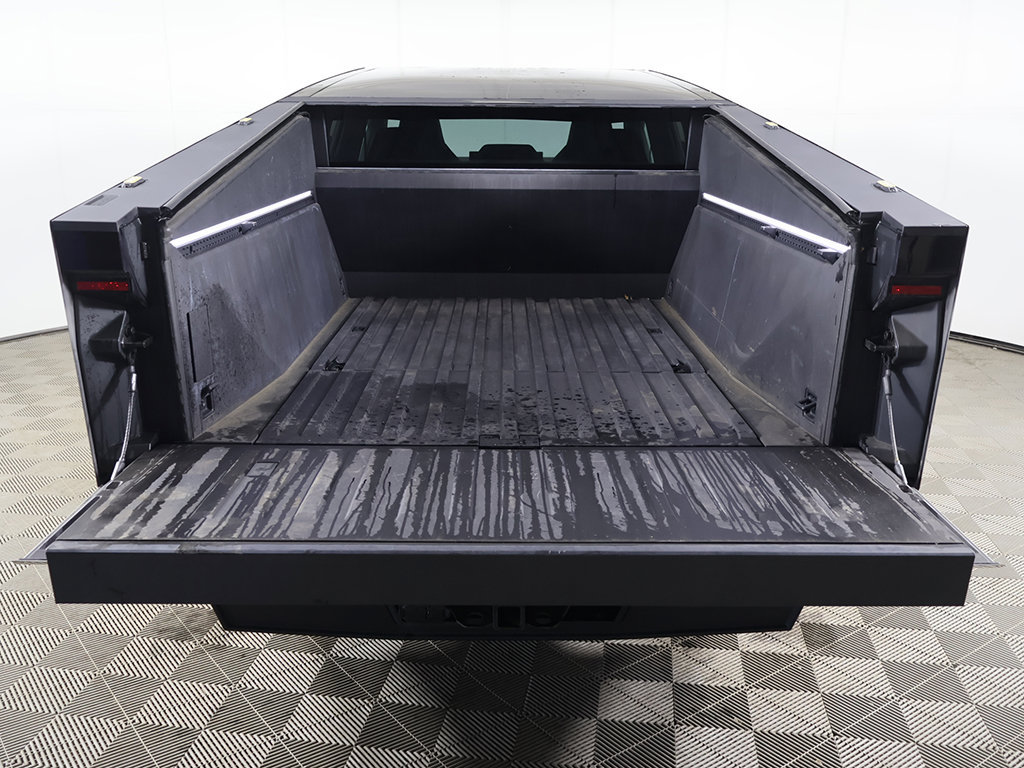 Used 2024 Tesla Cybertruck AWD Crew Cab image 16