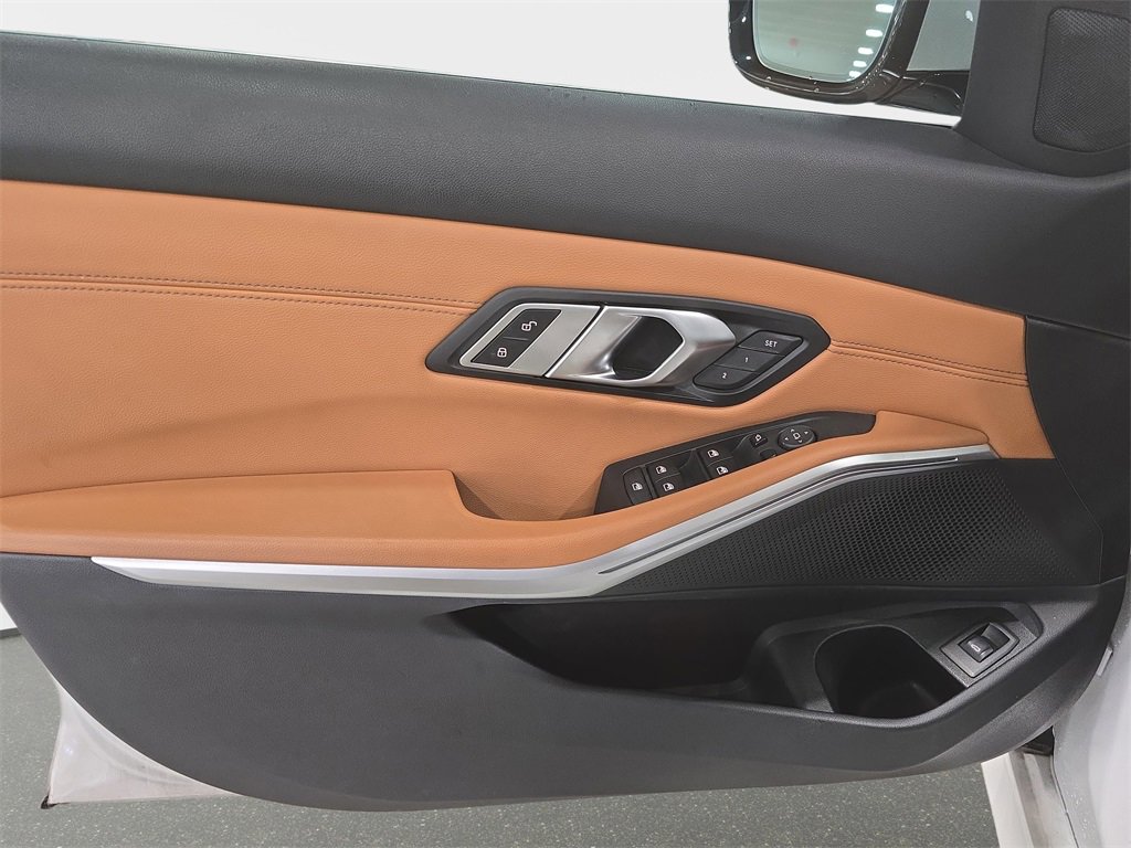 Used 2021 BMW 330i Sedan w/ Premium Package image 26