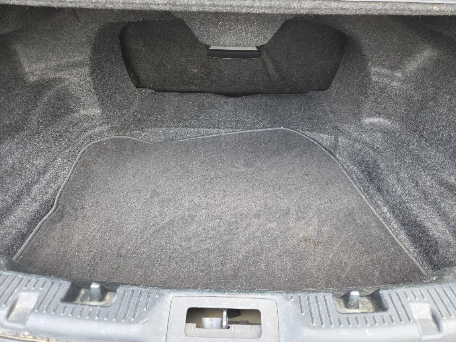 Used 2016 Lincoln MKS w/ Equipment Group 101A FWD image 30