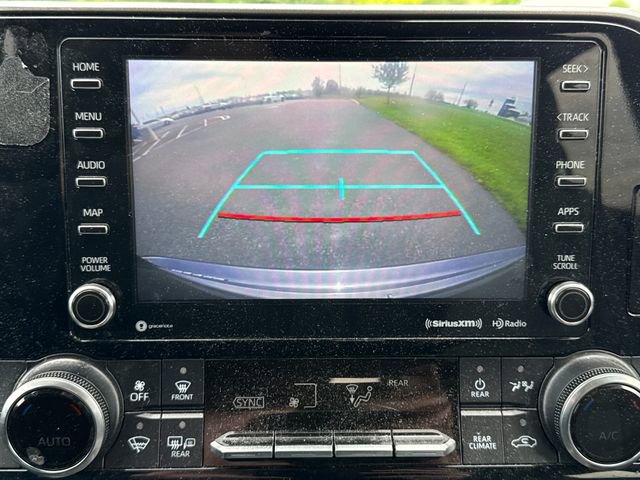 Used 2022 Toyota Highlander LE AWD/4WD image 31