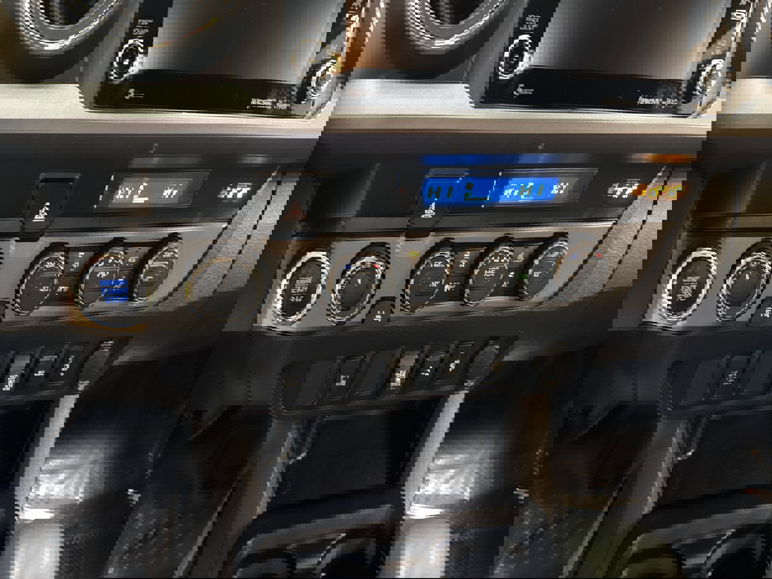 Used 2023 Toyota Tacoma TRD Sport image 34