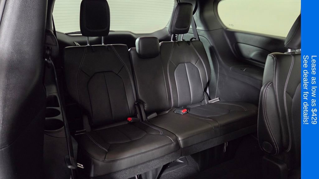 New 2026 Chrysler Pacifica Select FWD image 33