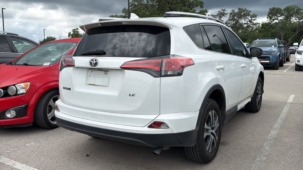 Used 2016 Toyota RAV4 LE FWD image 4