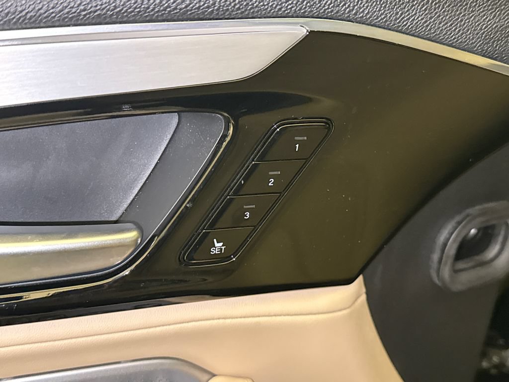 Used 2025 Acura MDX w/ Technology Package FWD image 23
