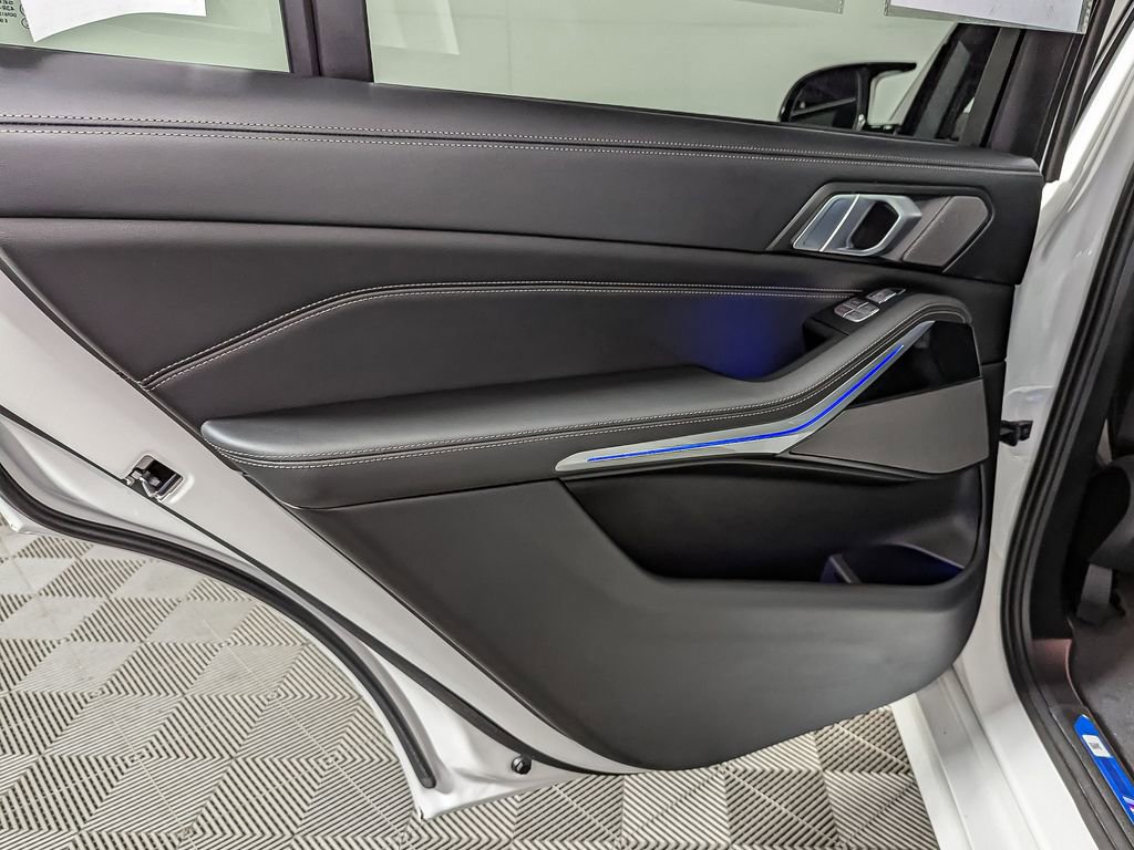 Certified 2025 BMW X7 M60i w/ Executive Package image 50