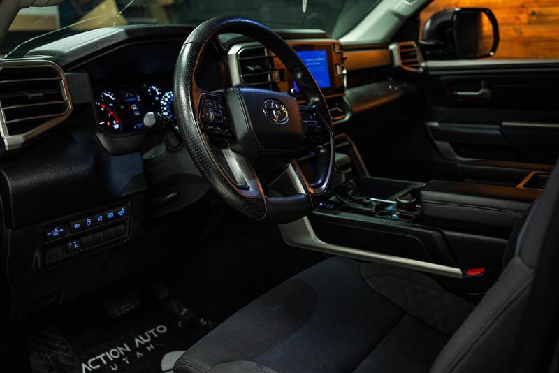 Used 2022 Toyota Tundra SR5 w/ SR5 Convenience Package image 8