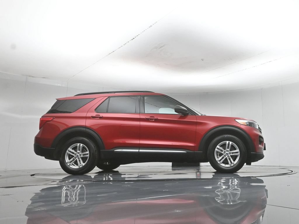 Certified 2023 Ford Explorer XLT RWD image 51