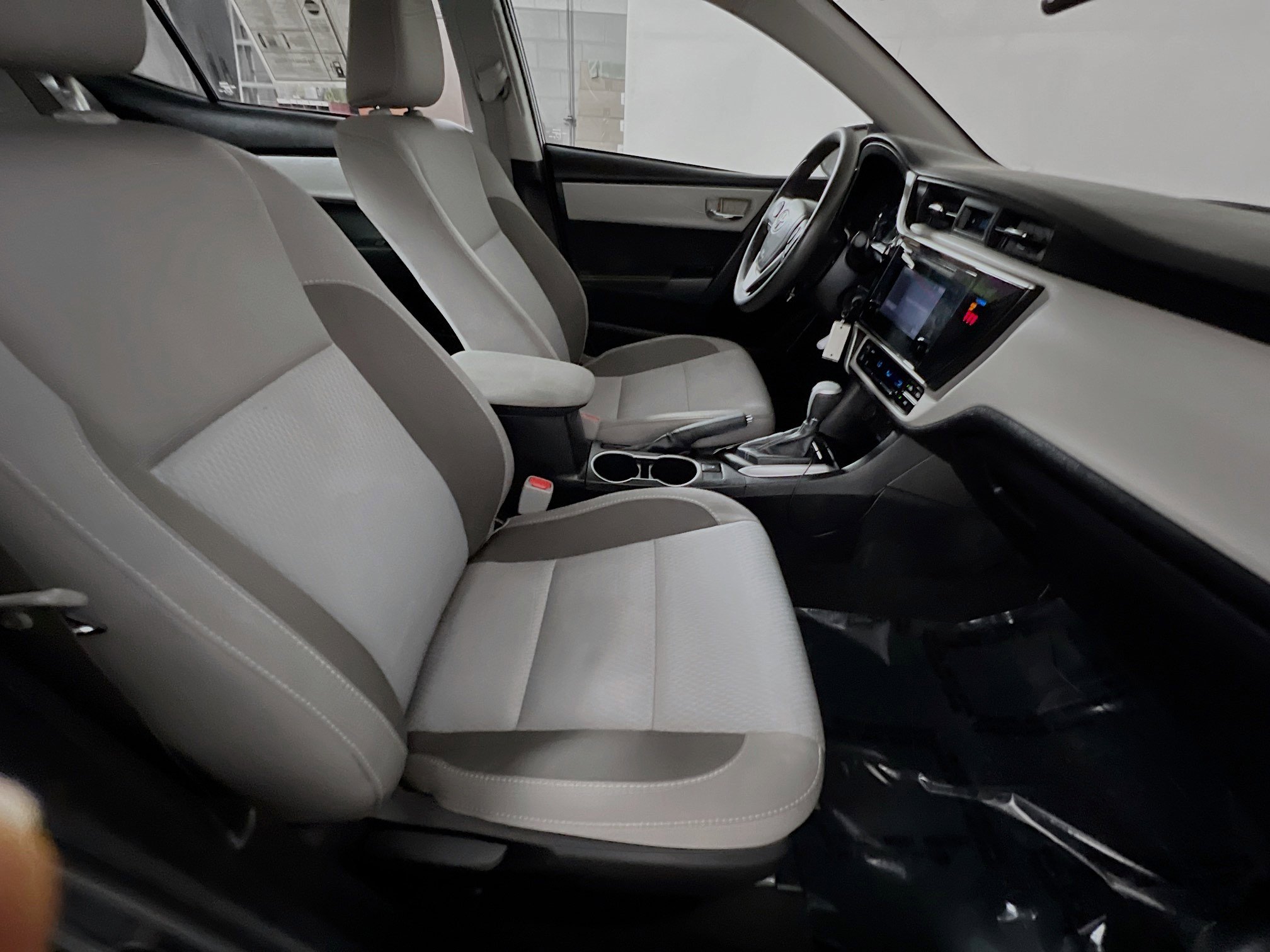 Used 2019 Toyota Corolla LE FWD image 30