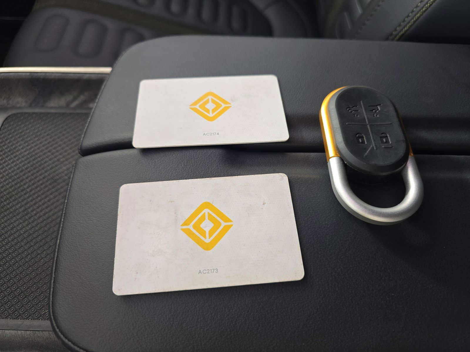 Used 2022 Rivian R1S Launch Edition image 31