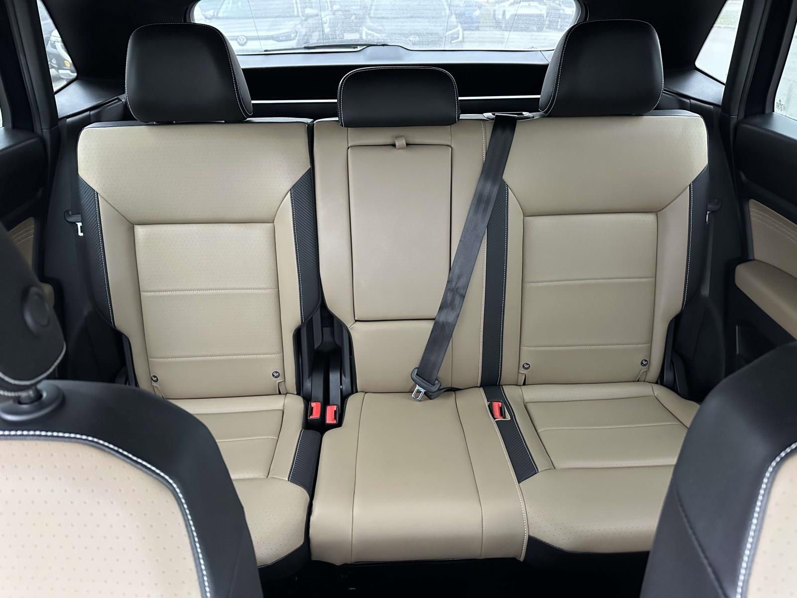 Used 2023 Volkswagen Atlas Cross Sport SE w/ Panoramic Sunroof Package image 13