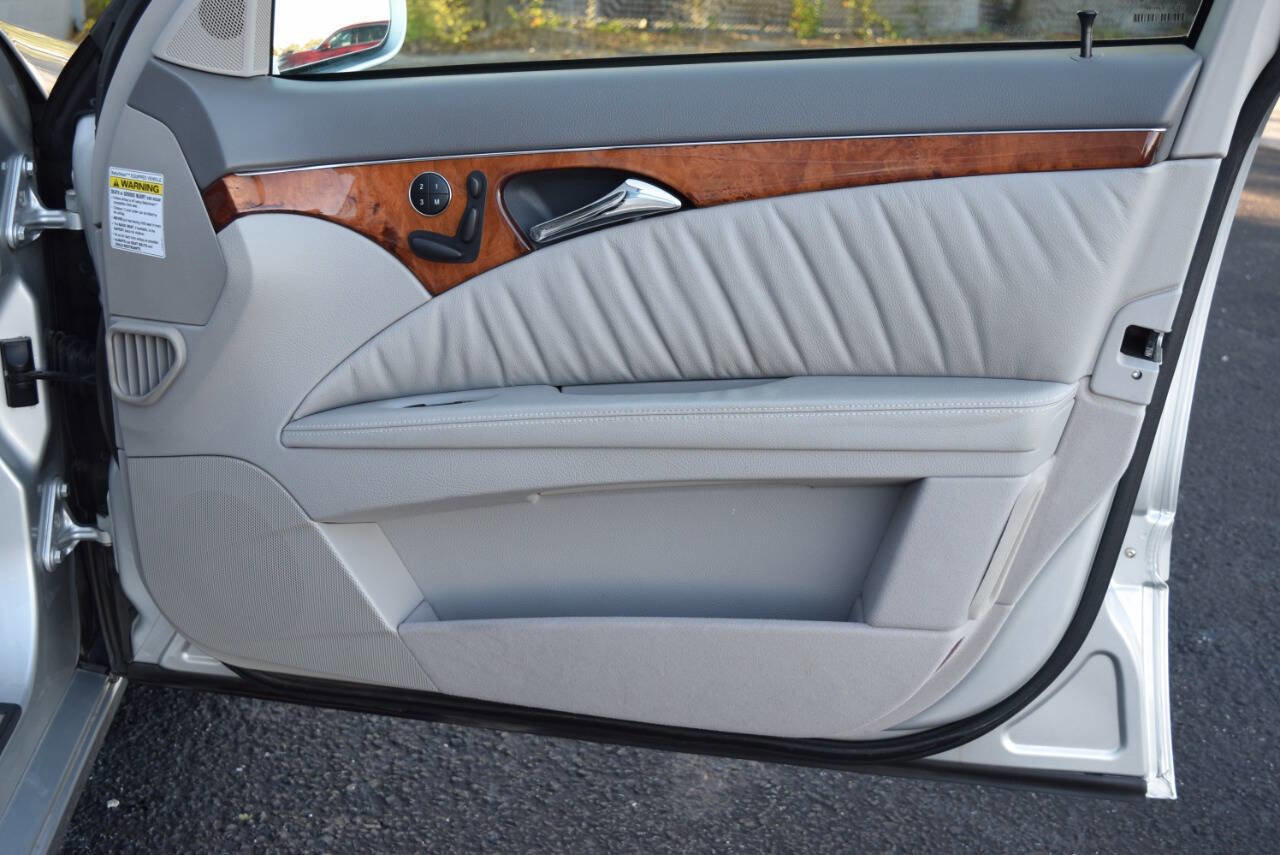 Used 2004 Mercedes-Benz E 500 Sedan image 49
