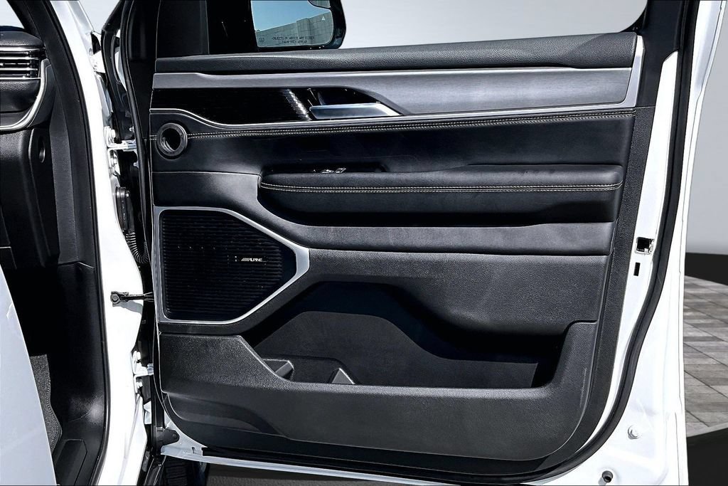 New 2026 Jeep Grand Wagoneer 4WD image 15