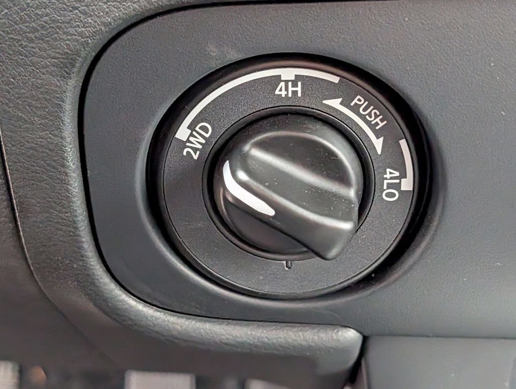 Used 2026 Nissan Frontier SV AWD/4WD image 19