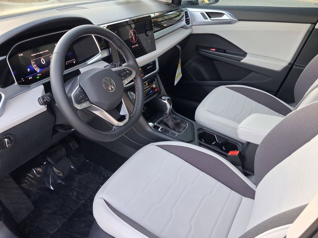 New 2026 Volkswagen Taos SE image 7