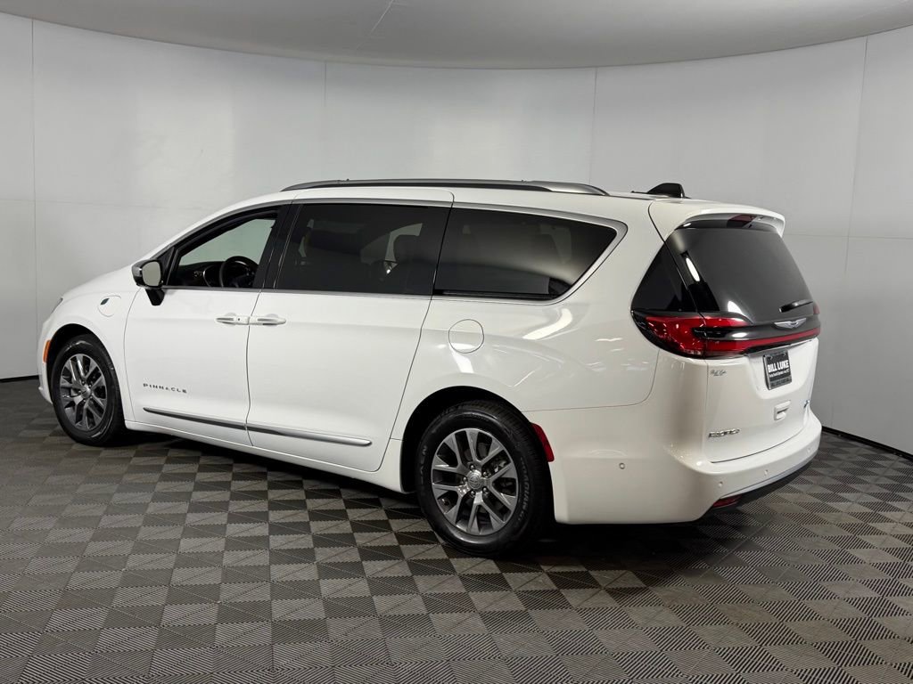 Used 2023 Chrysler Pacifica Pinnacle image 10