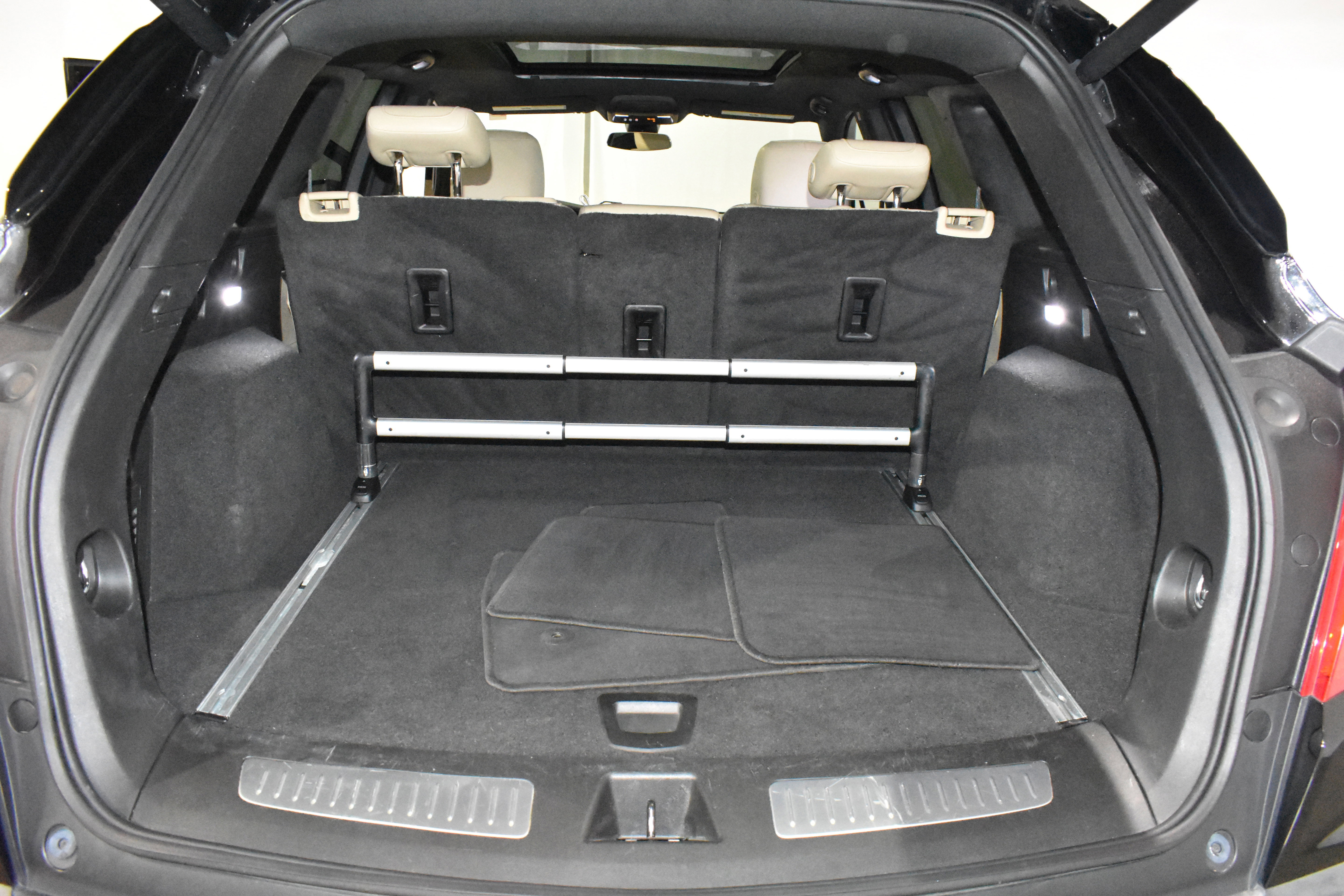 Used 2017 Cadillac XT5 Luxury w/ Driver Awareness Package FWD image 33