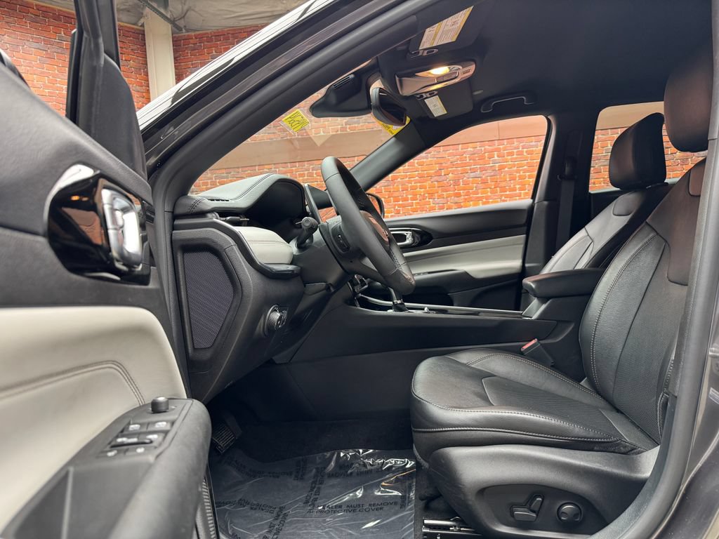 Used 2023 Jeep Compass Limited AWD/4WD image 22