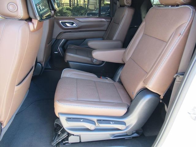 Used 2024 Chevrolet Suburban High Country w/ Advanced Technology Package image 38