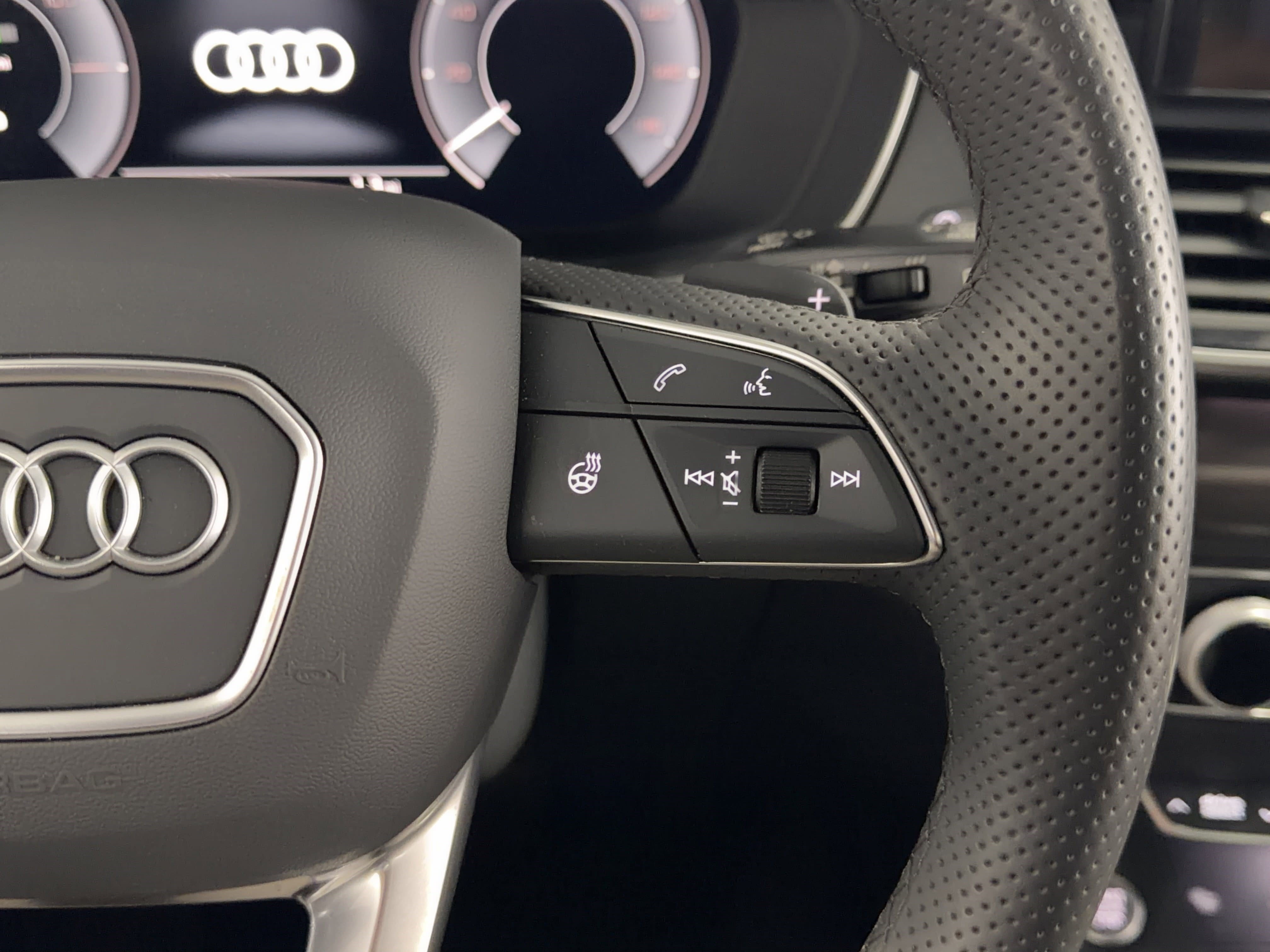 Certified 2025 Audi Q5 e Premium Plus w/ Premium Plus Package image 22