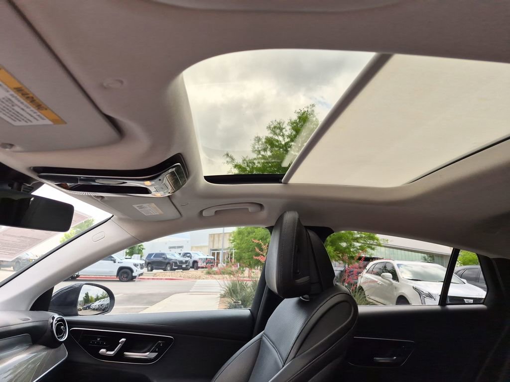 Used 2024 Mercedes-Benz GLC 300 4MATIC image 26