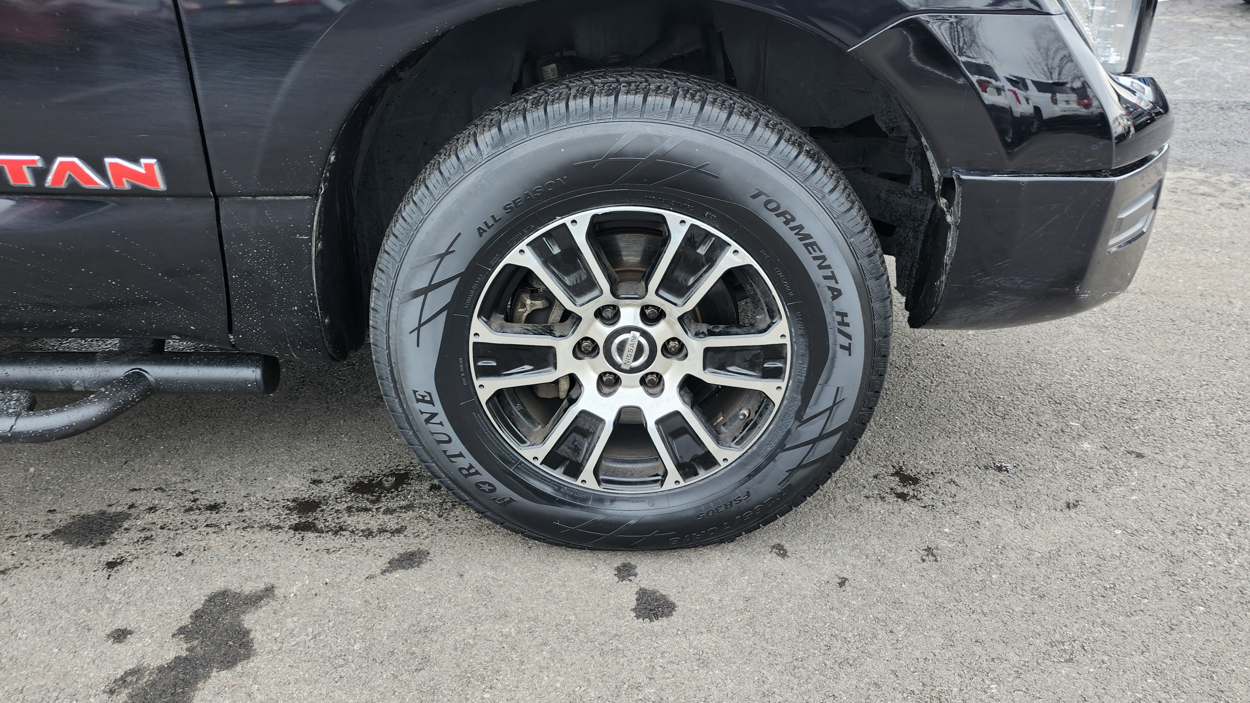 Used 2021 Nissan Titan SV w/ Accessory Utility Package image 10