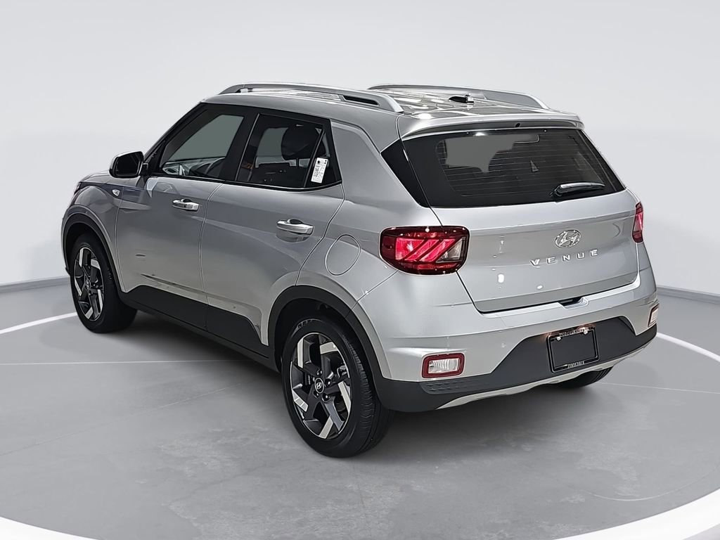New 2026 Hyundai Venue SEL FWD image 7