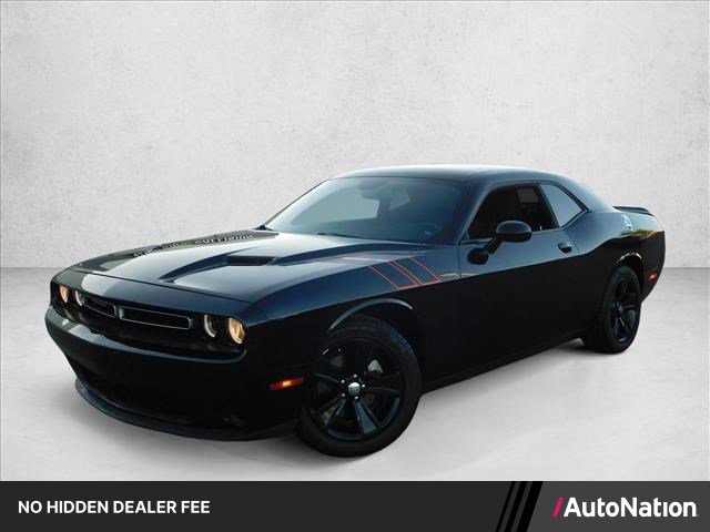 Used 2023 Dodge Challenger SXT RWD image 1