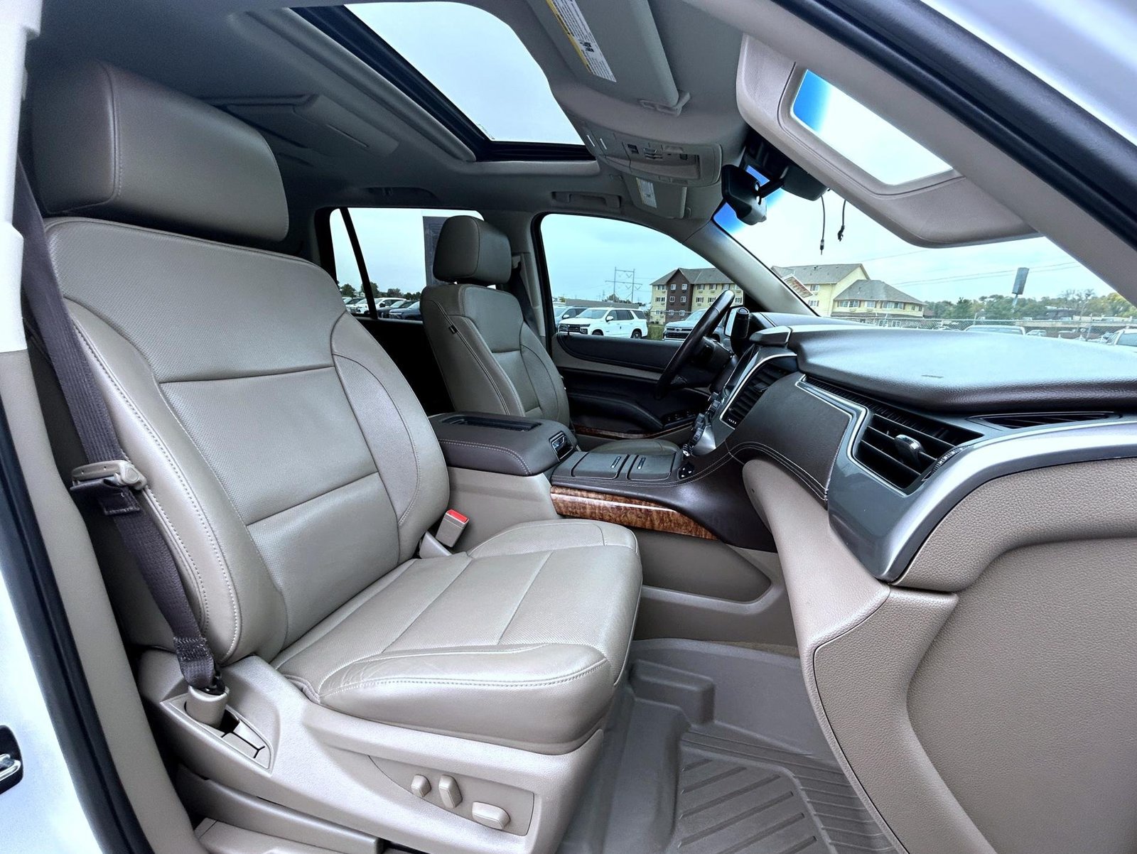 Certified 2018 Chevrolet Tahoe Premier AWD/4WD image 17