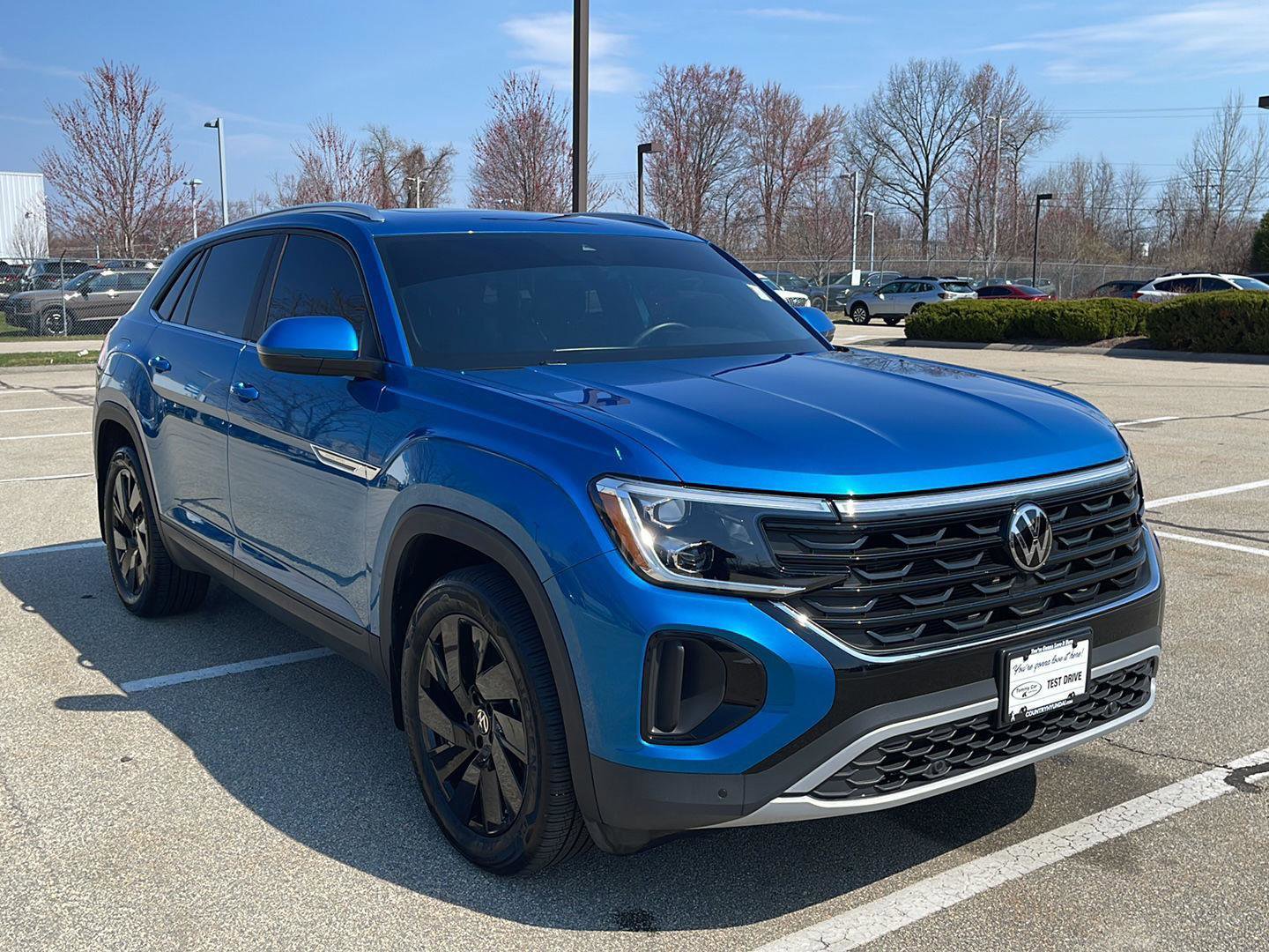 Used 2024 Volkswagen Atlas Cross Sport SE image 3