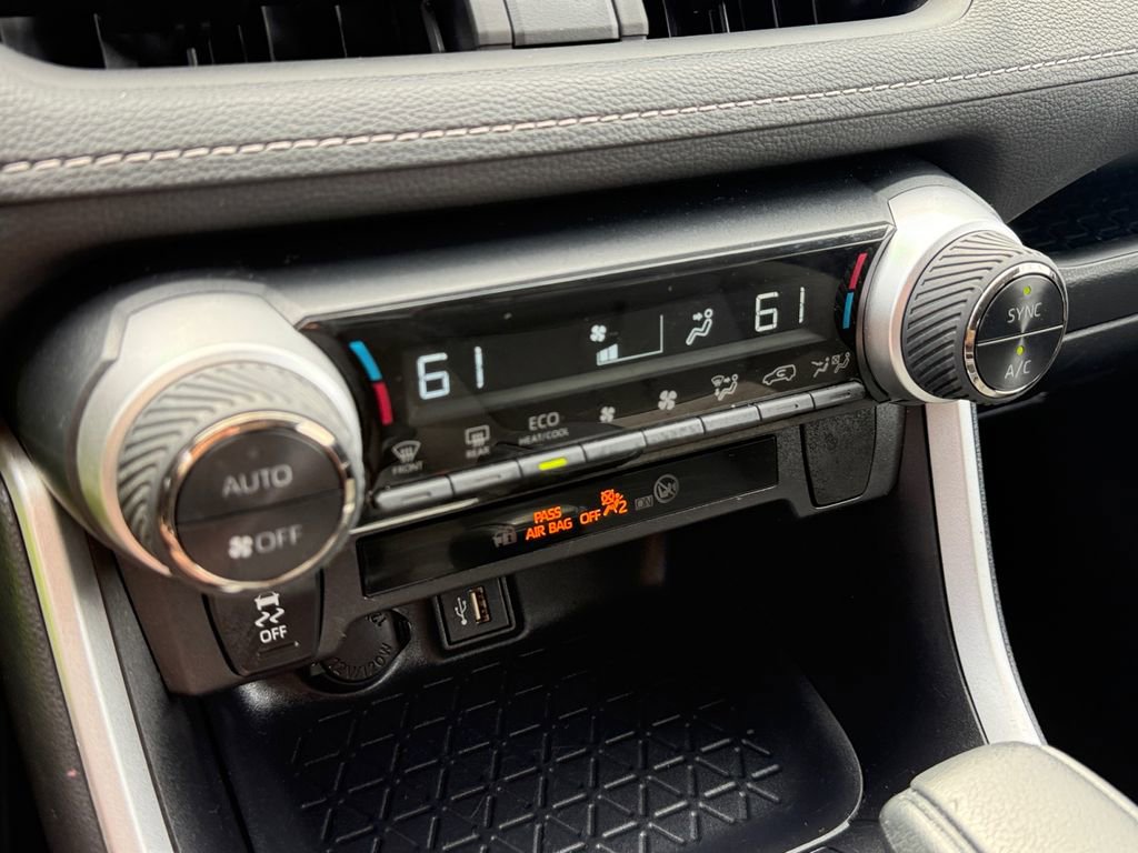 Used 2025 Toyota RAV4 LE AWD/4WD image 35