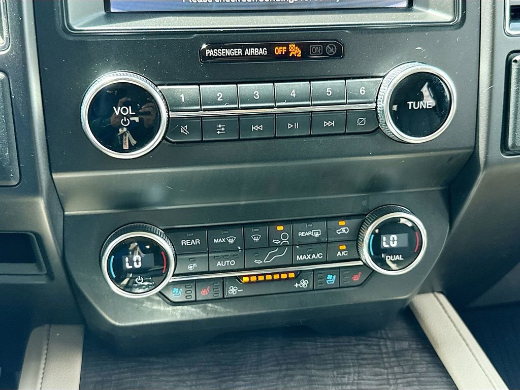 Used 2020 Ford Expedition Limited image 17