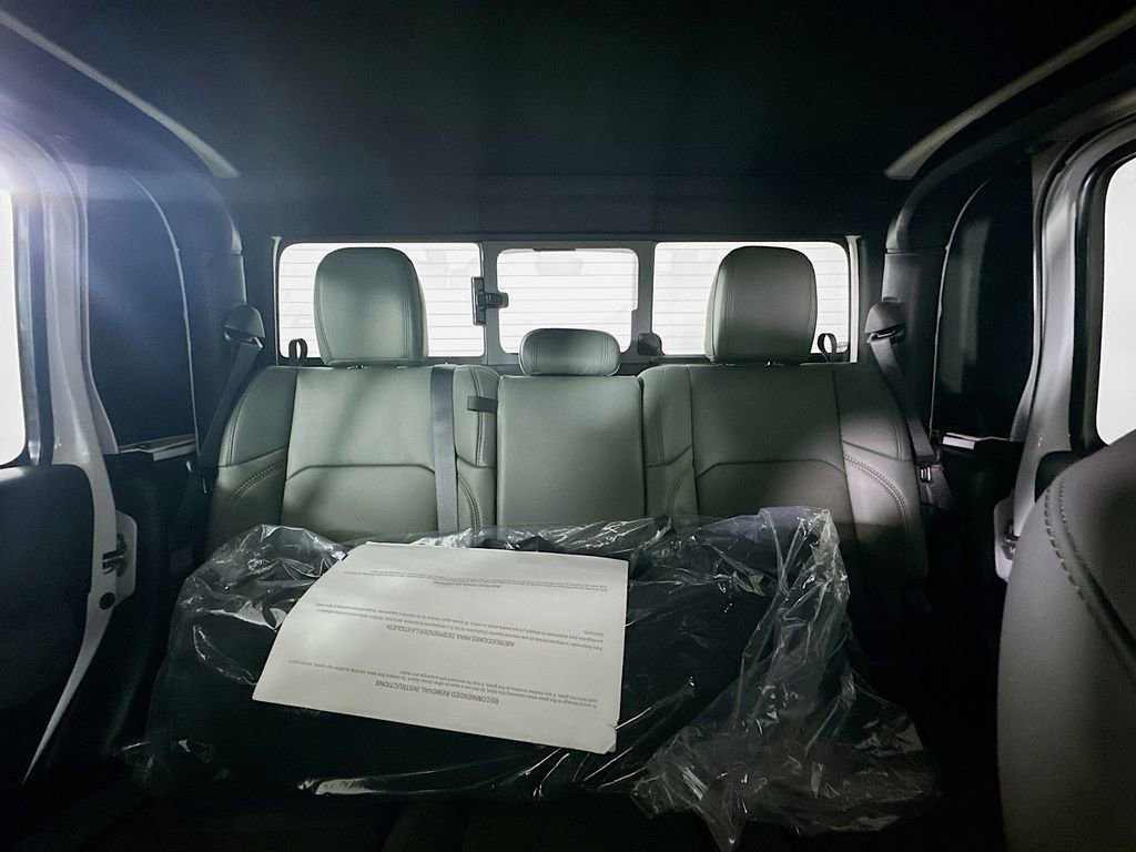 New 2025 Jeep Gladiator Mojave image 10