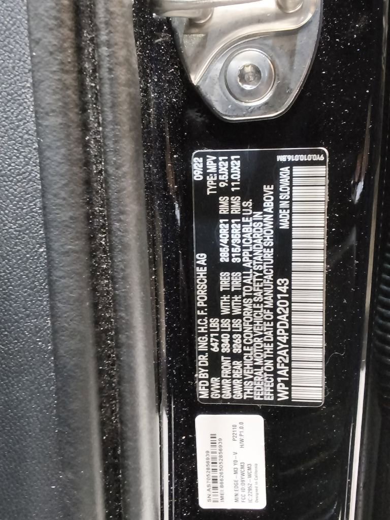 Used 2023 Porsche Cayenne Turbo image 10