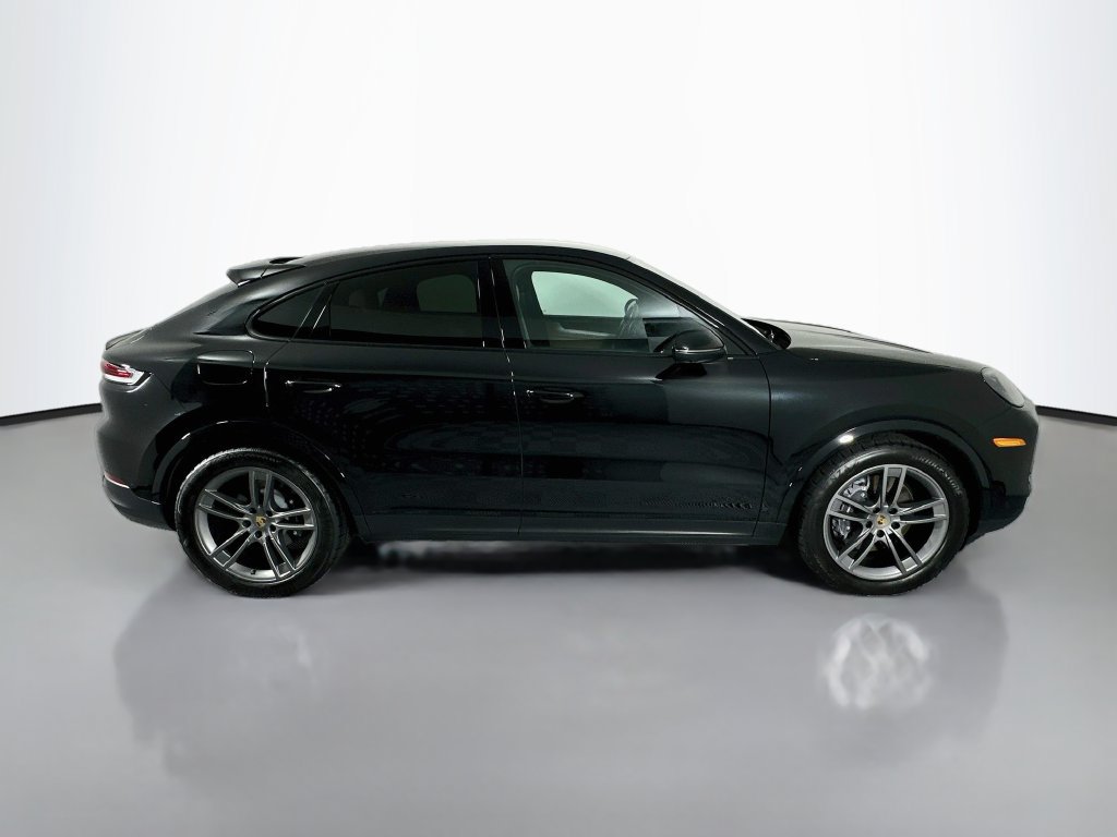 Certified 2024 Porsche Cayenne Coupe AWD/4WD image 8