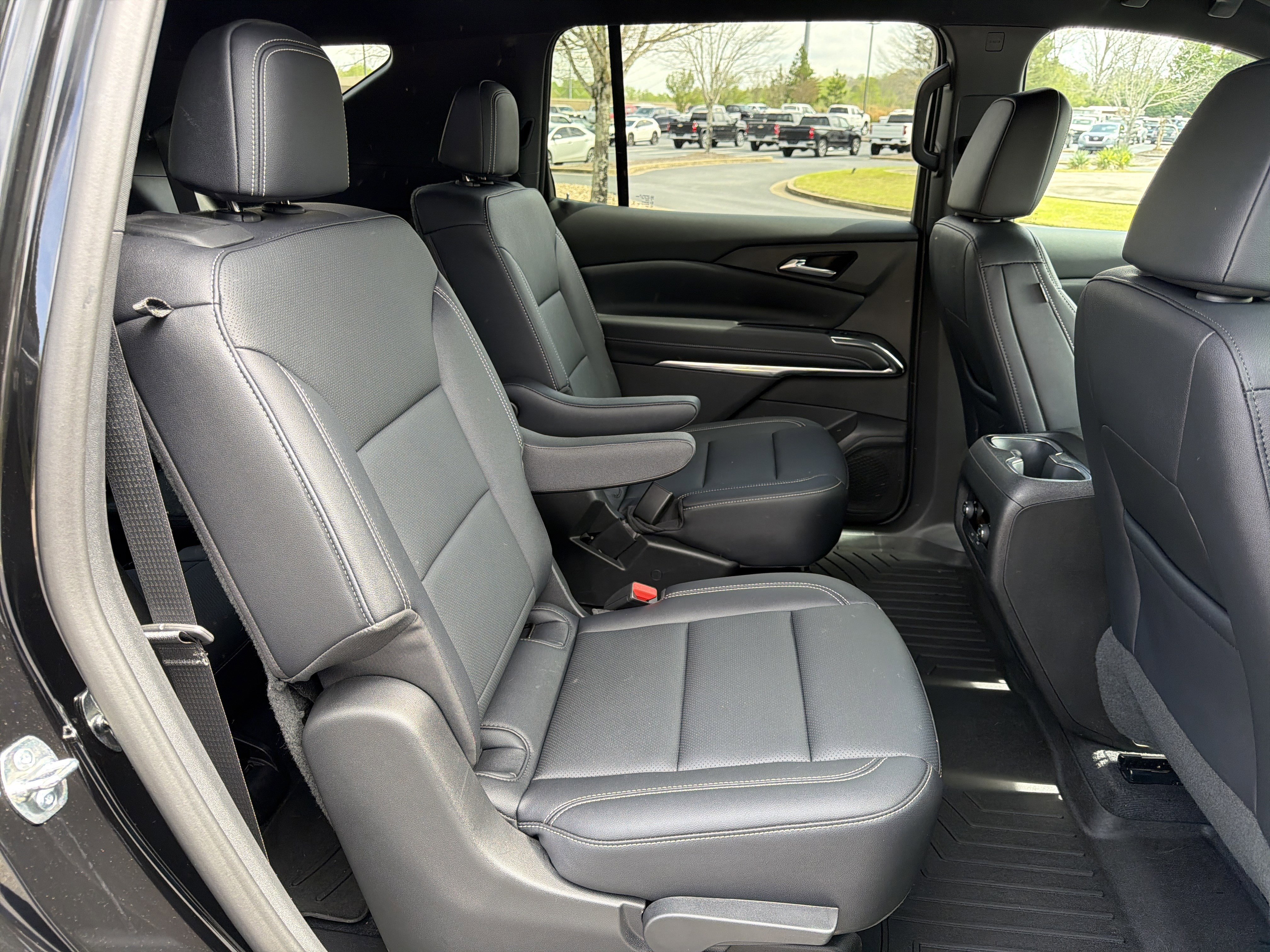 Used 2026 Chevrolet Traverse LT w/ Midnight/Sport Edition image 15