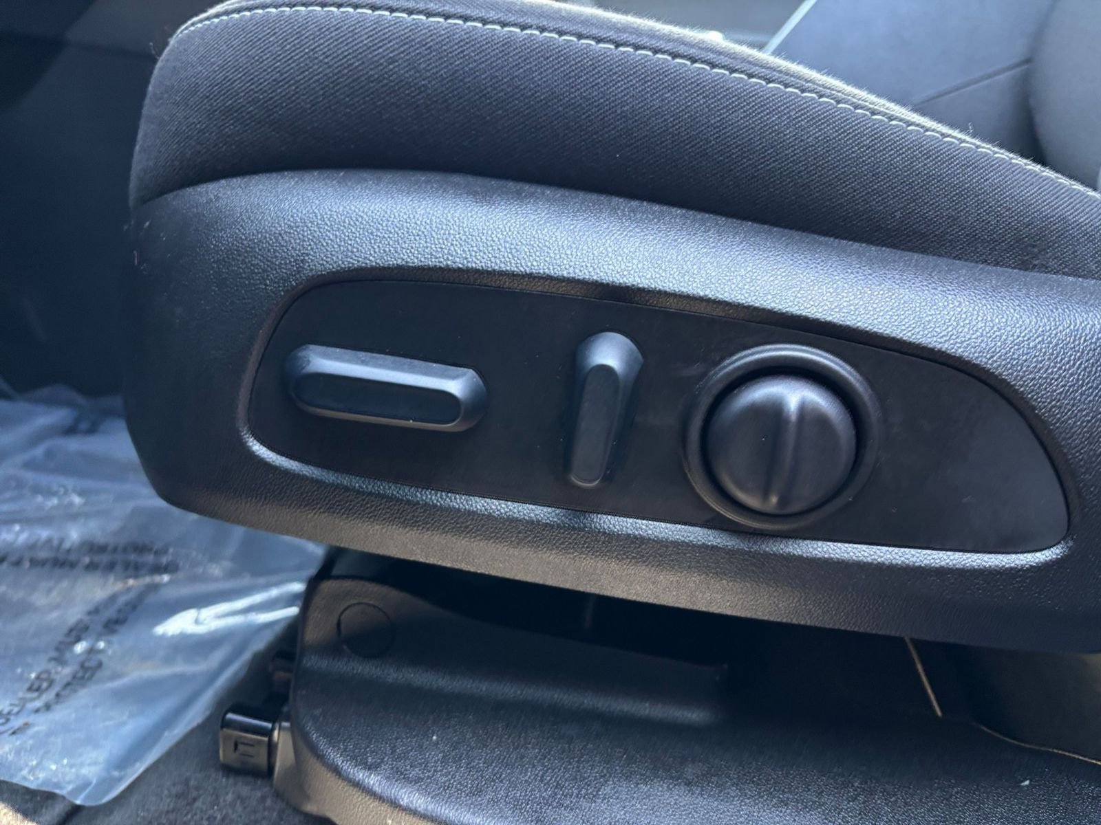 Used 2025 Chevrolet Blazer LT image 23