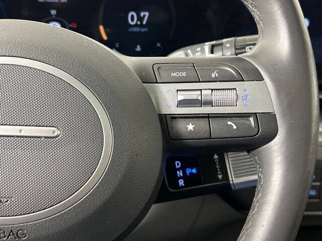 Used 2024 Hyundai Kona Limited FWD image 16