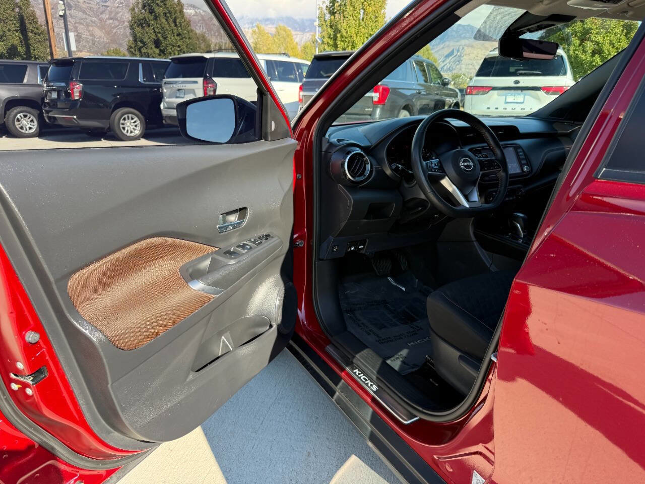 Used 2022 Nissan Kicks SR w/ Interior Electronics Package image 15