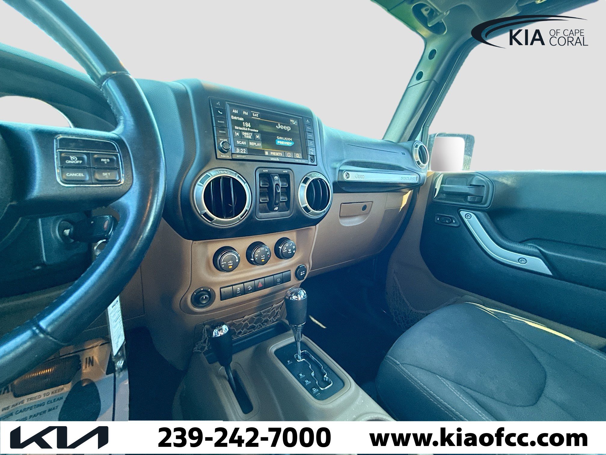 Used 2017 Jeep Wrangler Unlimited Sahara w/ Connectivity Group image 25